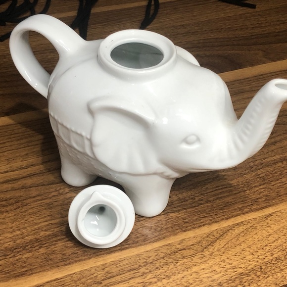 Vintage Lucky Elephant Cordon Bleu Tea Pot - Picture 5 of 8